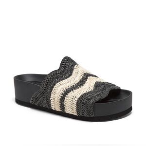 Silent D Raffia Sandals. NWT. SZ 8/8.5 (39) Comfy and chic for walking.